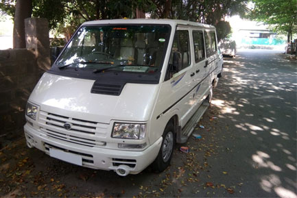 9+1 Seater Vehicle On Rent From Pune Railway Station And  Pune Airport
